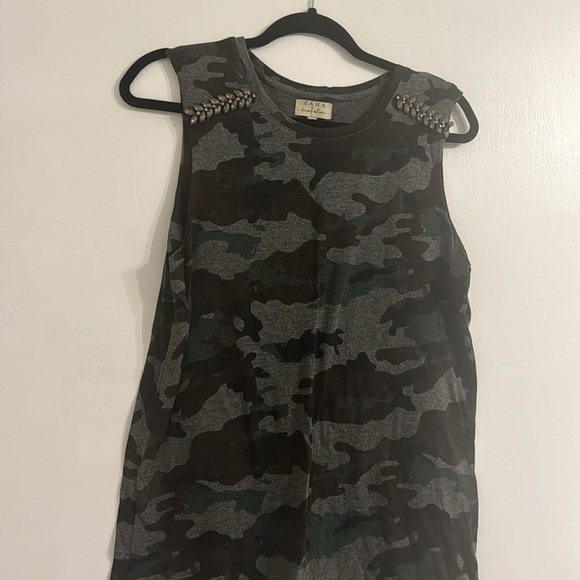 Army tank - Picture 3 of 3